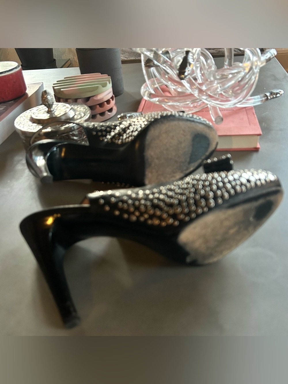 SALVATORE FERRAGAMO Black Leather Louvre Scilla Studded Slingback Heels, sz US 8 - Picture 4 of 8